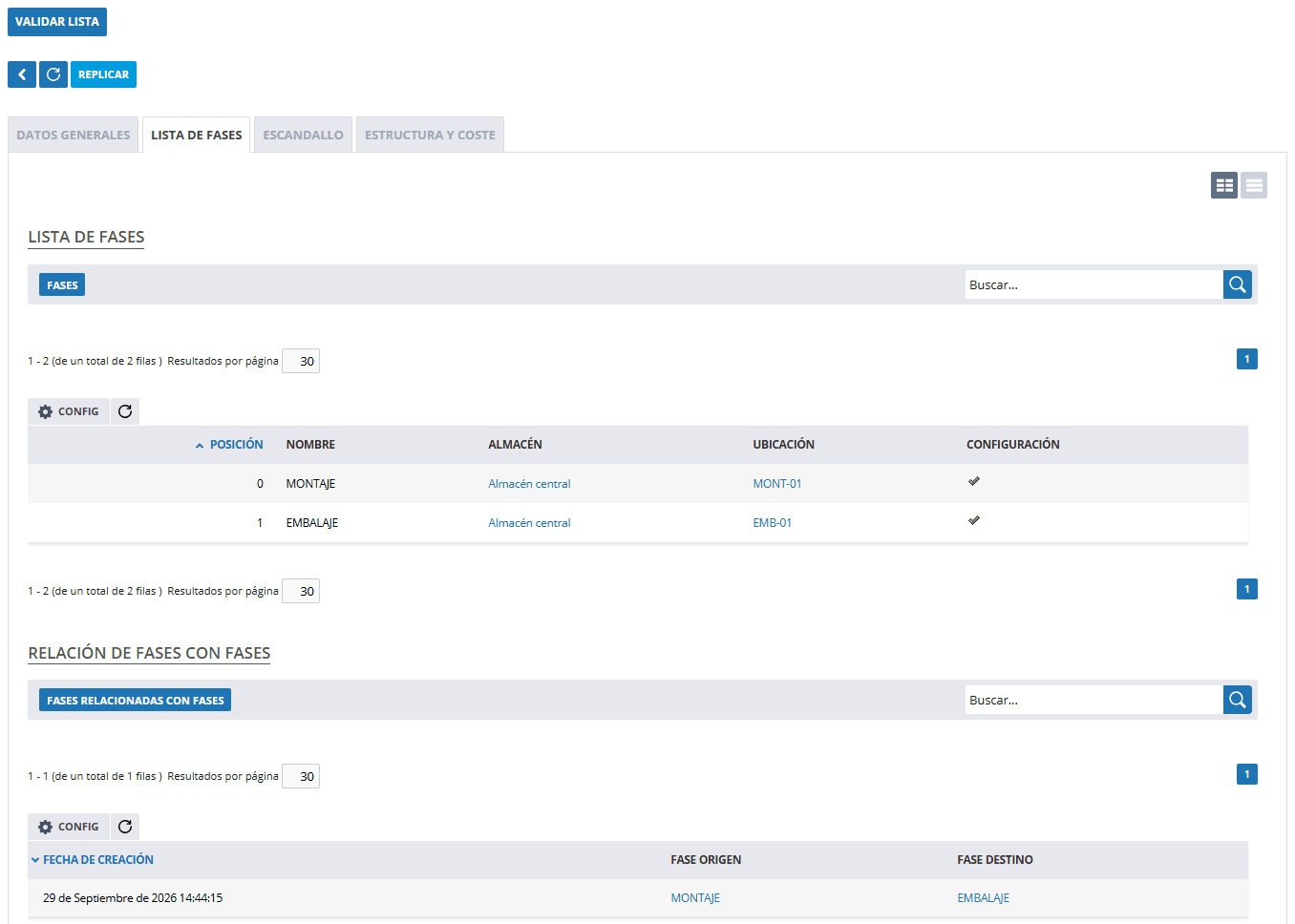 Pestaña Lista de fases de la lista de materiales Lámpara de demo con las fases MONTAJE y EMBALAJE, ambas con el icono de configuración correcta, y la relación de MONTAJE a EMBALAJE.